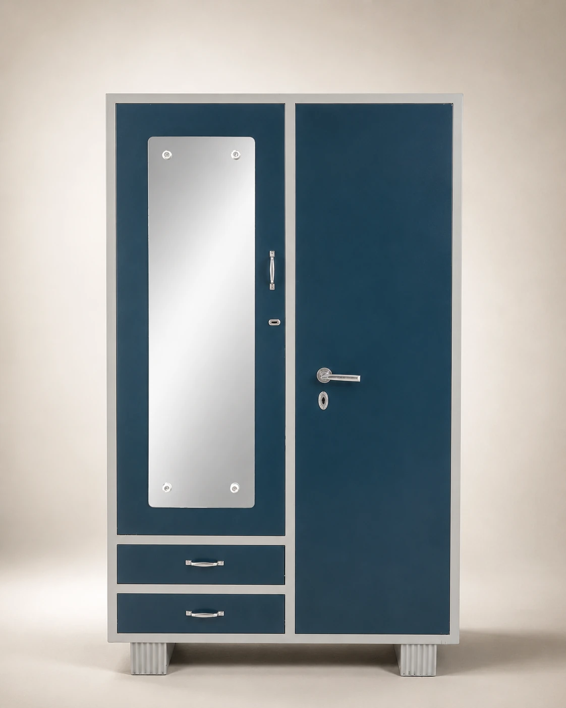 LONG GLASS PARTITION ALMIRAH